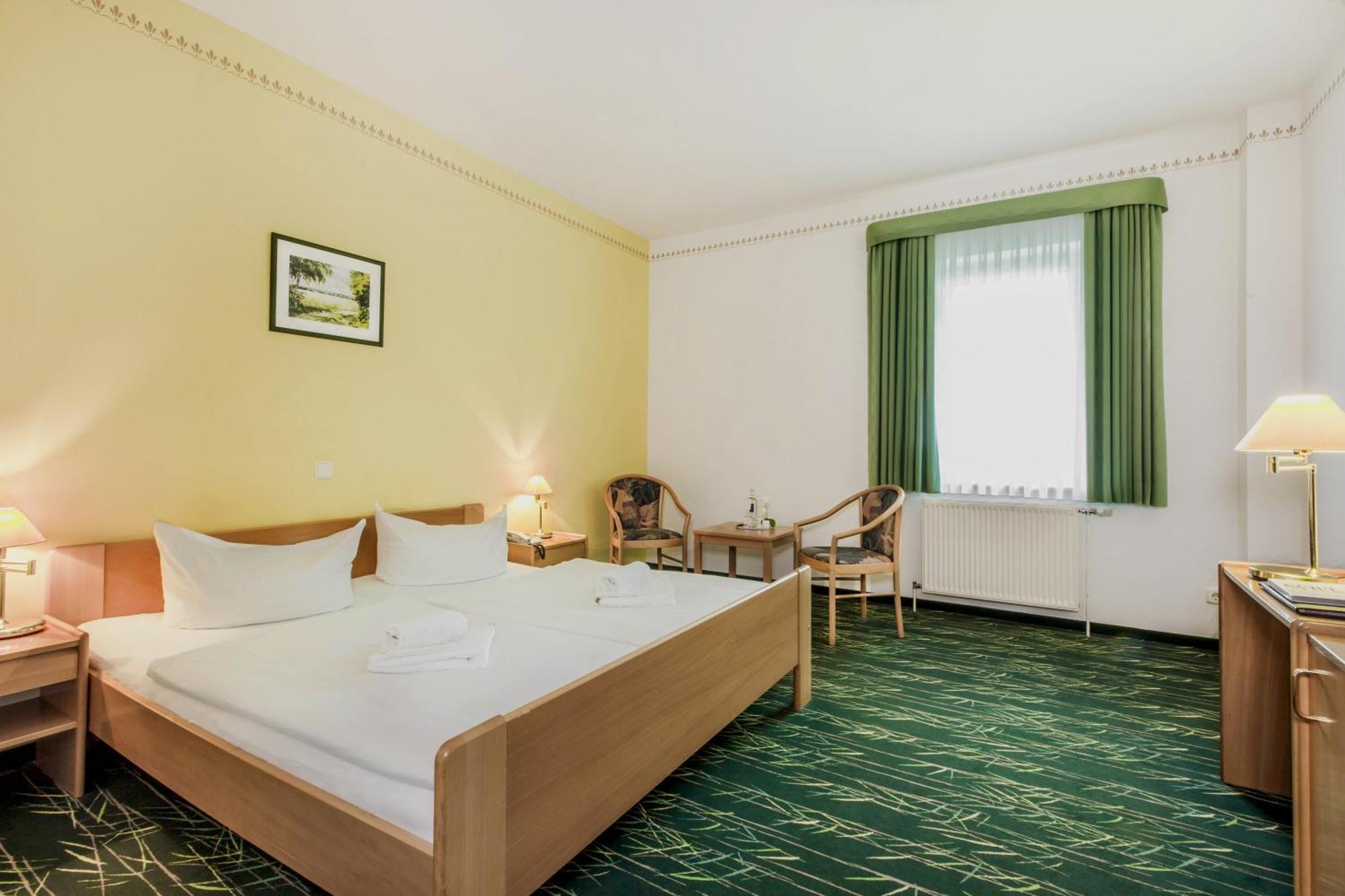 Sonnenhotel Feldberg Am See Mit Schwimmbad, Sauna Und Dampfbad フェルトベルク エクステリア 写真