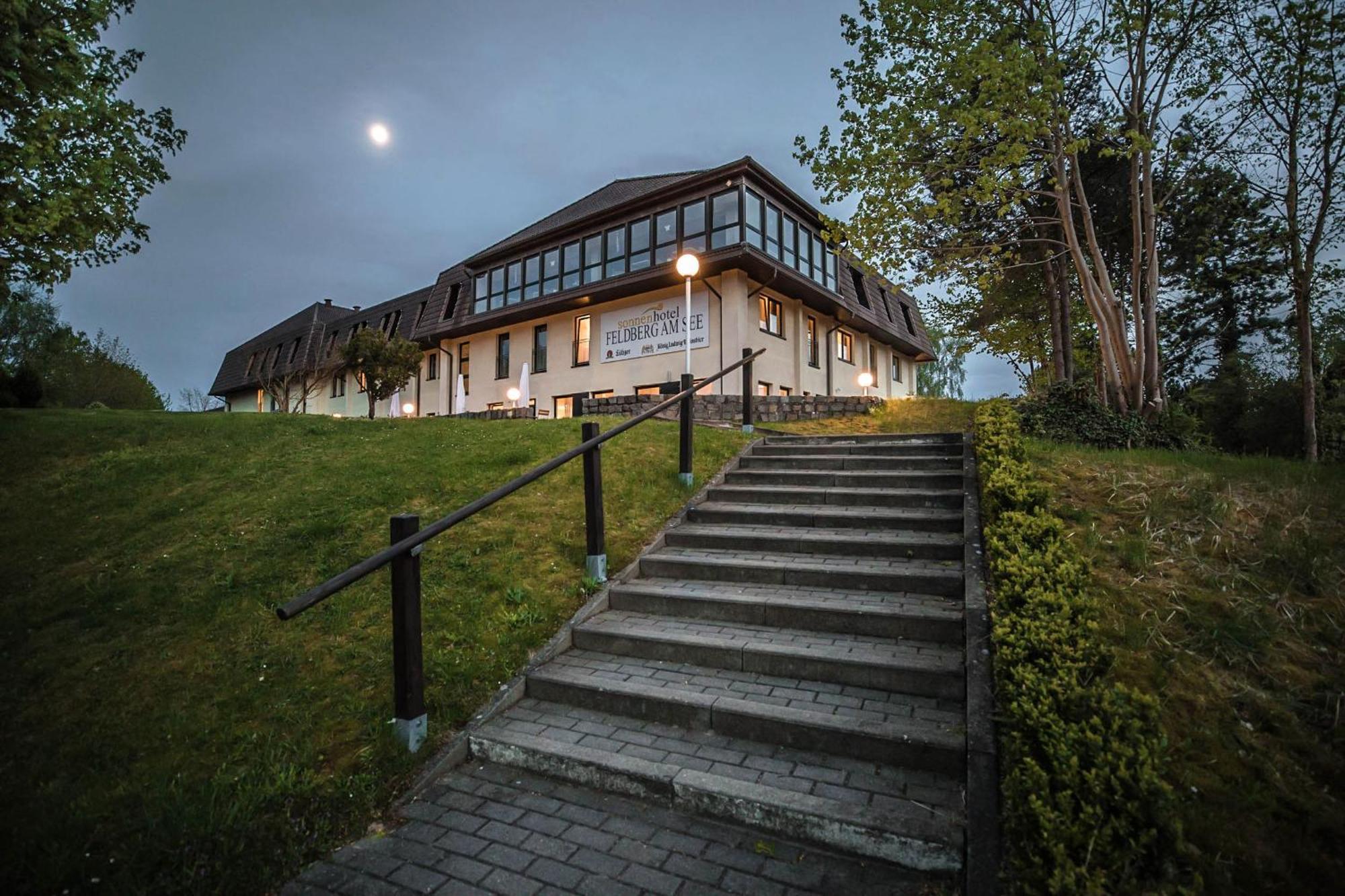 Sonnenhotel Feldberg Am See Mit Schwimmbad, Sauna Und Dampfbad フェルトベルク エクステリア 写真