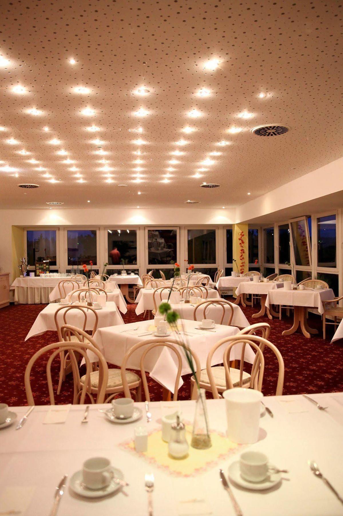 Sonnenhotel Feldberg Am See Mit Schwimmbad, Sauna Und Dampfbad フェルトベルク エクステリア 写真