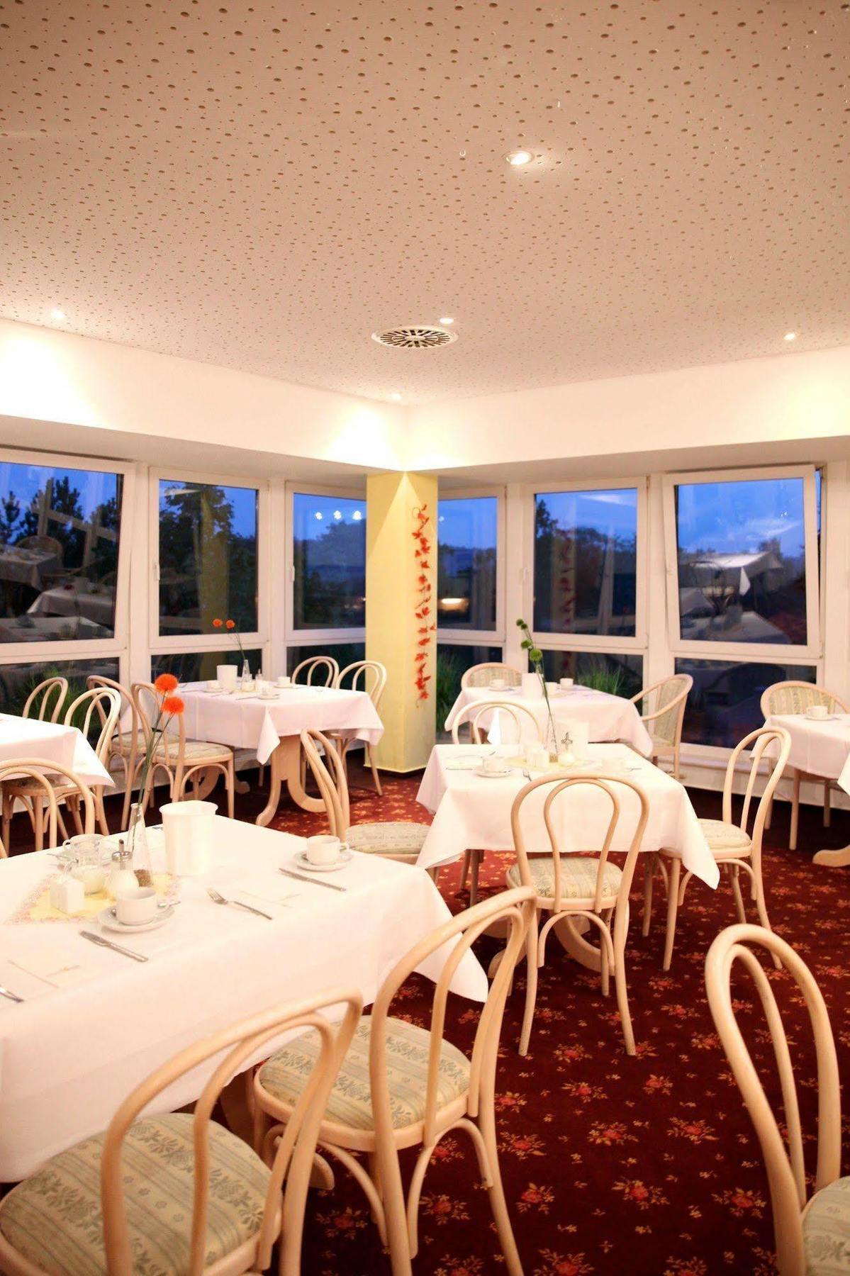 Sonnenhotel Feldberg Am See Mit Schwimmbad, Sauna Und Dampfbad フェルトベルク エクステリア 写真